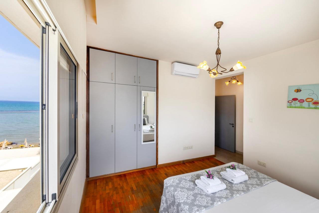 Mackenzie Beachfront Eftyhia Suite Larnaca Ngoại thất bức ảnh
