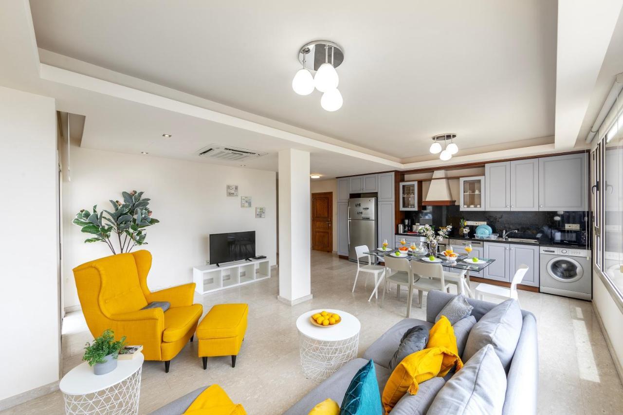 Mackenzie Beachfront Eftyhia Suite Larnaca Ngoại thất bức ảnh